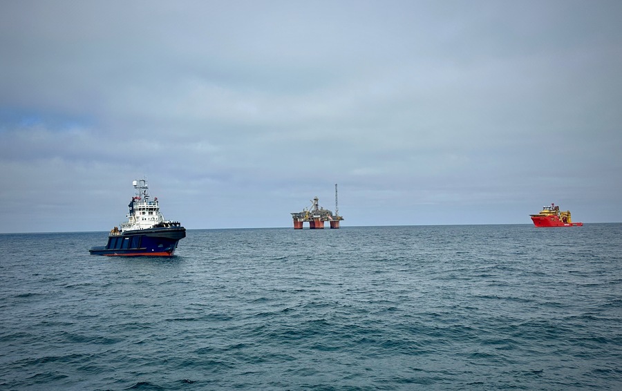 To taubåter fra FFS «stand by» på Snorre B
